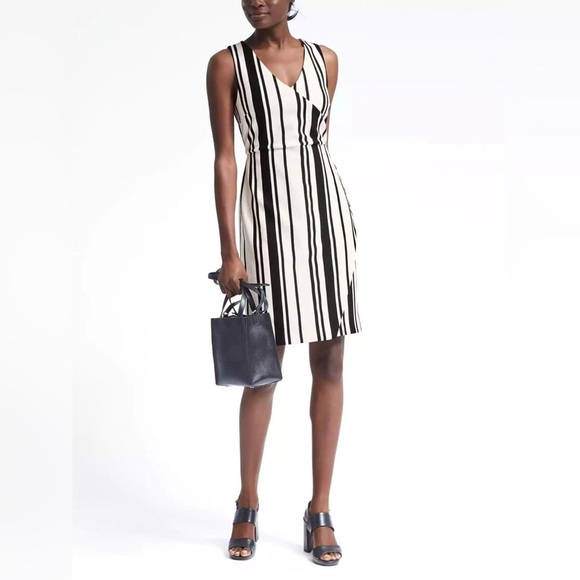 Banana Republic Stripe Knit Wrap Effect Dress Black White  Stripe Size 4 S NWT - Picture 9 of 9